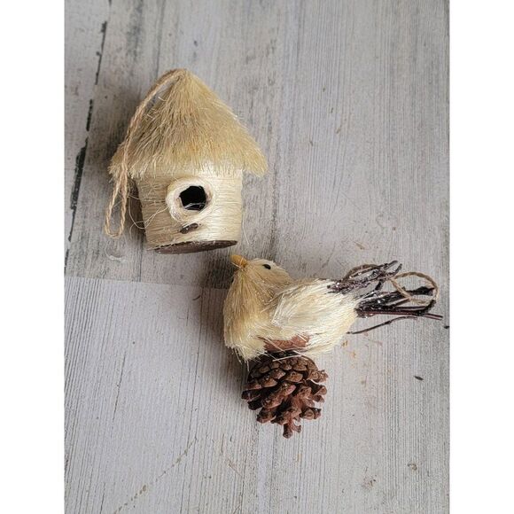 Off white bristle brush birdhouse pine cone set ornament Xmas - Picture 1 of 10